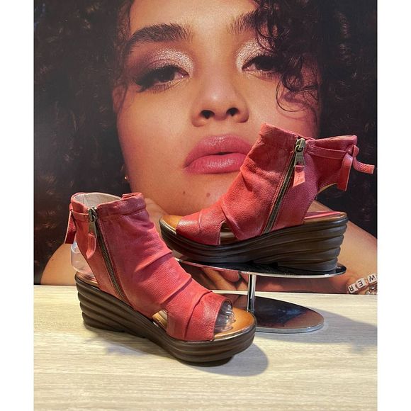 MIZ MOOZ ANNA RUCHED LEATHER OPEN -TOE. WEDGE, shoe BOOT, Sandals, scarlet red - Picture 9 of 11